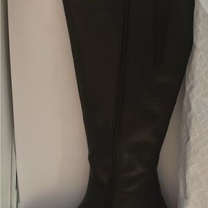 Black Knee-High Women's Boots